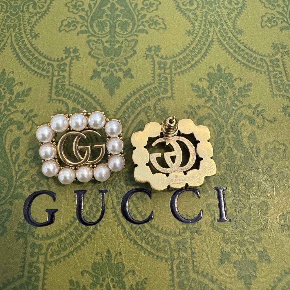 Gucci Gold and Cream Earrings with Luxurious Design - Picture 3 of 4
